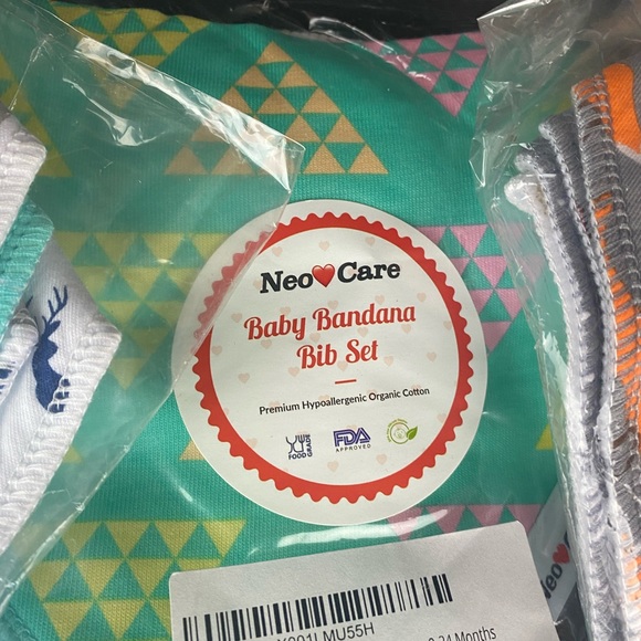 Organic Neo Care Teething Bibs - Picture 2 of 4